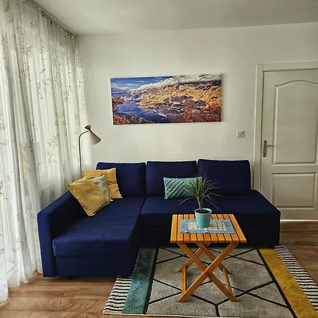 Solimar Apartman *
